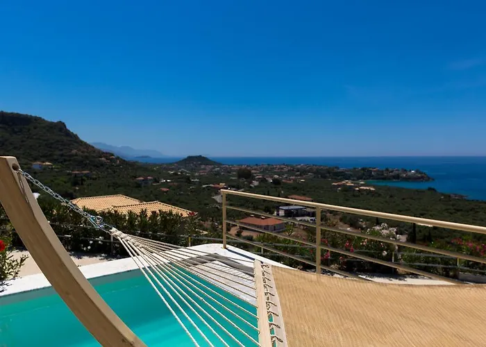 Tseralia Houses * Stoúpa