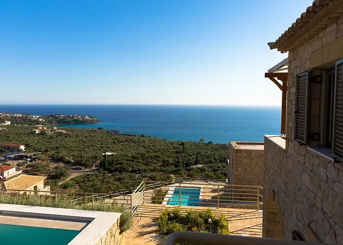 Tseralia Houses * Stoúpa